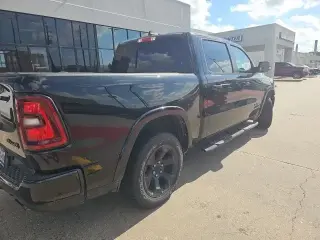 Ram 1500 2025 4x4 Big Horn 4p Puerta Crew Cab 5.6 ft. CP Camioneta