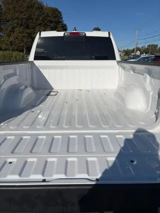 Ram 1500 2019 4x4 Big Horn 4p Cub Cuadrada Cab 6,4 ft. PC Camioneta