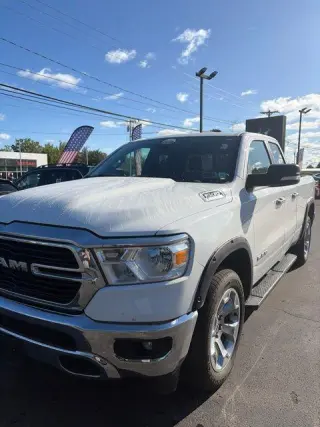 Ram 1500 2019 4x4 Big Horn 4p Cub Cuadrada Cab 6,4 ft. PC Camioneta