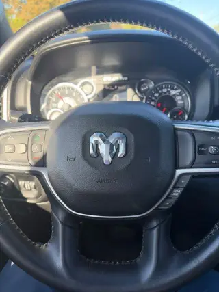 Ram 1500 2019 4x4 Big Horn 4p Cub Cuadrada Cab 6,4 ft. PC Camioneta