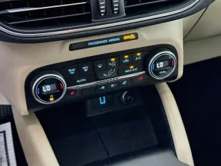 Ford Escape 2020 AWD Titanium 4p SUV