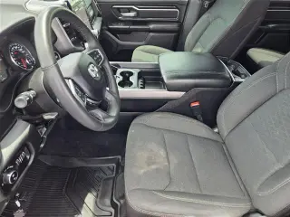 Ram 1500 2025 4x4 Big Horn 4p. Cabina Extendida 5.6 pies. Camioneta Est.