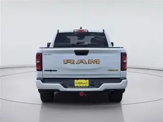Ram 1500 2025 4x4 Big Horn 4p. Cabina Extendida 5.6 pies. Camioneta Est.