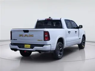 Ram 1500 2025 4x4 Big Horn 4p. Cabina Extendida 5.6 pies. Camioneta Est.