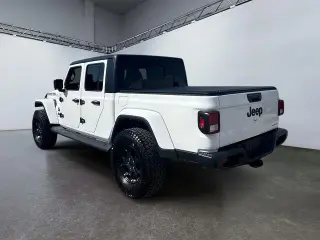 Jeep Gladiator 2023 4x4 Sport 4dr Crew Cab 5.0 ft. SB