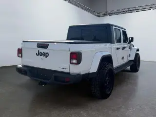 Jeep Gladiator 2023 4x4 Sport 4dr Crew Cab 5.0 ft. SB