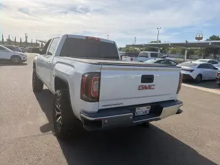 GMC Sierra 1500 2018 4x2 SLT 4dr Crew Cab 5.8 ft. SB