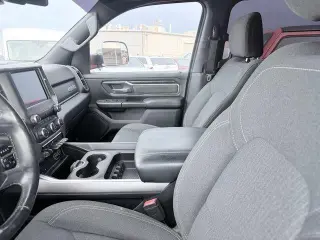Ram 1500 2019 4x4 Big Horn 4p Camión Cabina Doble 5.6 pies ST Pickup