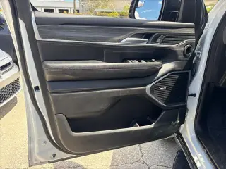 Jeep Wagoneer L 2024 4x2 Serie II 4p SUV