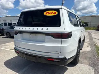 Jeep Wagoneer L 2024 4x2 Serie II 4p SUV