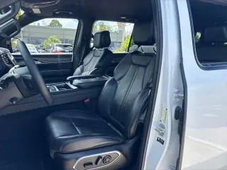 Jeep Wagoneer L 2024 4x2 Serie II 4p SUV