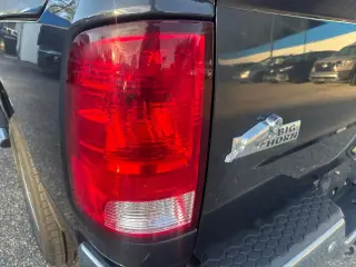 Ram 1500 2017 4x2 SLT 4p Crew Cab 5.5 ft. CB Pickup