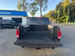 Ram 1500 2017 4x2 SLT 4p Crew Cab 5.5 ft. CB Pickup