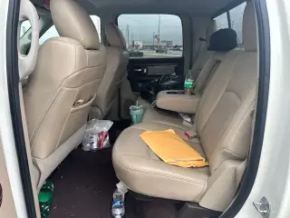 Ram 1500 2017 4x4 Laramie Cabina y Plataforma de 4 Puertas 5.5 pies de Caja Extendida