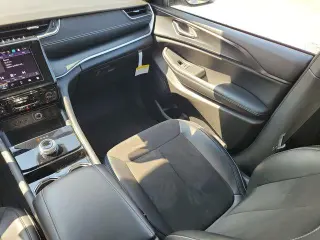 Jeep Grand Cherokee L 2023 4x2 Altitude 4p SUV
