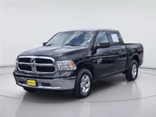 Ram 1500 Clásico 2019 4x2 Tradesman 4p. Cabina Crew 5.5 pies. Caja Corta Pick-up