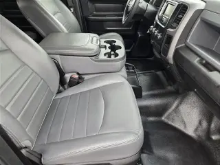 Ram 1500 Clásico 2019 4x2 Tradesman 4p. Cabina Crew 5.5 pies. Caja Corta Pick-up