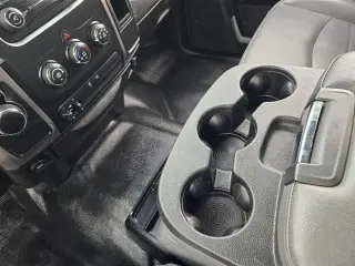 Ram 1500 Clásico 2019 4x2 Tradesman 4p. Cabina Crew 5.5 pies. Caja Corta Pick-up