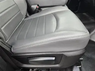Ram 1500 Clásico 2019 4x2 Tradesman 4p. Cabina Crew 5.5 pies. Caja Corta Pick-up