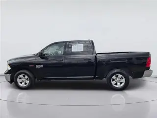 Ram 1500 Clásico 2019 4x2 Tradesman 4p. Cabina Crew 5.5 pies. Caja Corta Pick-up