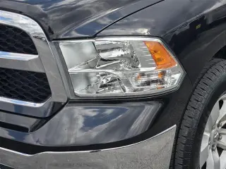 Ram 1500 Clásico 2019 4x2 Tradesman 4p. Cabina Crew 5.5 pies. Caja Corta Pick-up