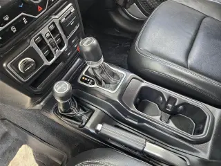 Jeep Wrangler Unlimited 2018 4x4 Sahara SUV 4 puertas (lanzamiento a mitad de año)