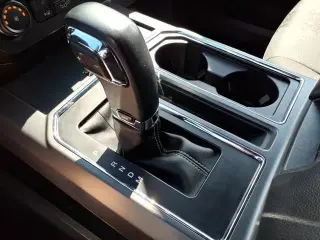 Ford F-150 2019 4x4 XLT 4p SuperCrew 5.5 ft. CB