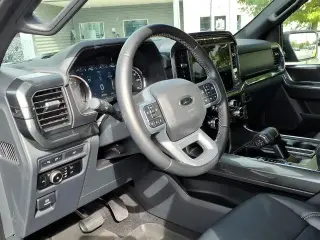 Ford F-150 2023 4x4 XLT 4dr SuperCrew 5.5 ft. SB en Español