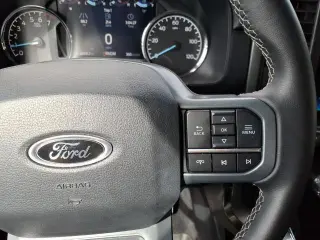 Ford F-150 2023 4x4 XLT 4dr SuperCrew 5.5 ft. SB en Español