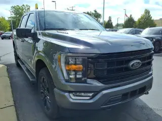 Ford F-150 2023 4x4 XLT 4dr SuperCrew 5.5 ft. SB en Español