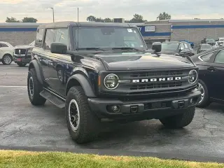 Ford Bronco 2024 4x4 Black Diamond SUV de 4 puertas
