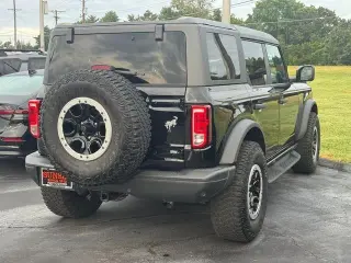 Ford Bronco 2024 4x4 Black Diamond SUV de 4 puertas