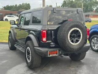Ford Bronco 2024 4x4 Black Diamond SUV de 4 puertas