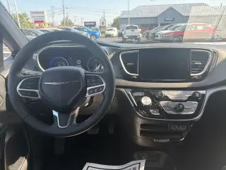 Chrysler Pacifica 2025 Select 4dr Mini-Van