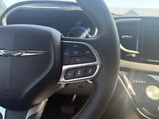 Chrysler Pacifica 2025 Select 4dr Mini-Van