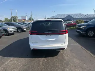 Chrysler Pacifica 2025 Select 4dr Mini-Van
