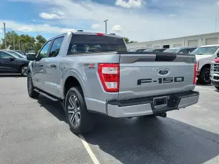 Ford F-150 2023 4x2 XL 4dr SuperCrew 5.5 ft. SB