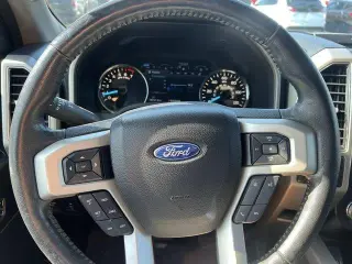 Ford F-150 2018 4x4 Lariat 4dr SuperCrew 5.5 ft. SB en Español