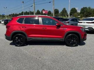 Volkswagen Taos 2022 SE SUV de 4 puertas