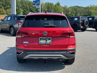 Volkswagen Taos 2022 SE SUV de 4 puertas