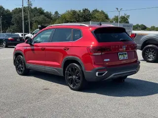 Volkswagen Taos 2022 SE SUV de 4 puertas