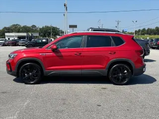 Volkswagen Taos 2022 SE SUV de 4 puertas