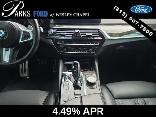 BMW Serie 5 2021 AWD M550i xDrive 4dr Sedán