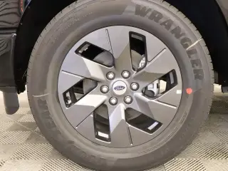 Ford F-150 2025 4x2 STX 4p SuperCrew 5.5 ft SB