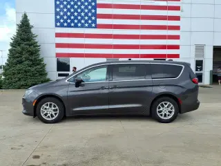 Chrysler Voyager 2023 LX 4dr Mini-Van