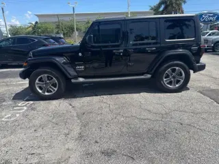 Jeep Wrangler Unlimited 2021 4x4 Sahara 4dr SUV