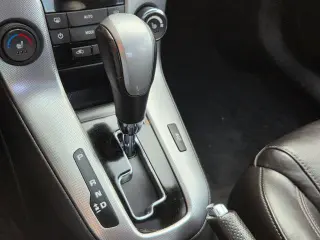 Chevrolet Cruze 2014 LTZ Auto 4p Sedan con 1SJ
