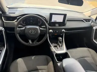 Toyota RAV4 2025 XLE 4p SUV