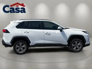 Toyota RAV4 2025 XLE 4p SUV
