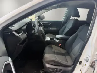 Toyota RAV4 2025 XLE 4p SUV
